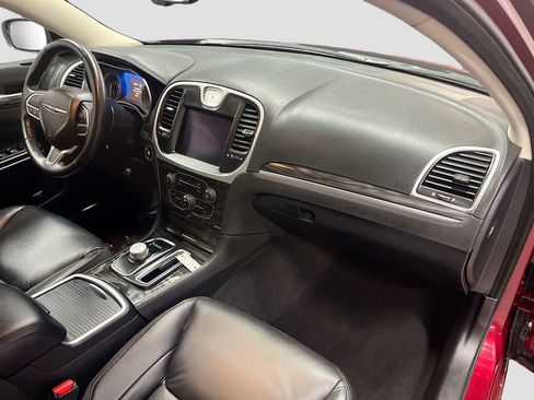 Used 2022 Chrysler 300 Touring L image 28