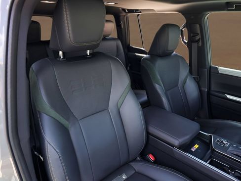 Used 2024 Lexus GX 550 AWD/4WD image 29