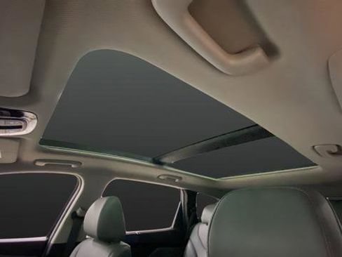 Used 2023 Hyundai Santa Fe SEL w/ Premium Package image 12