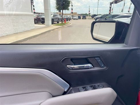 Used 2024 Chevrolet Colorado ZR2 w/ Technology Package image 9