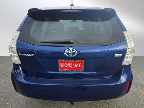 Used 2014 Toyota Prius V Five image 4