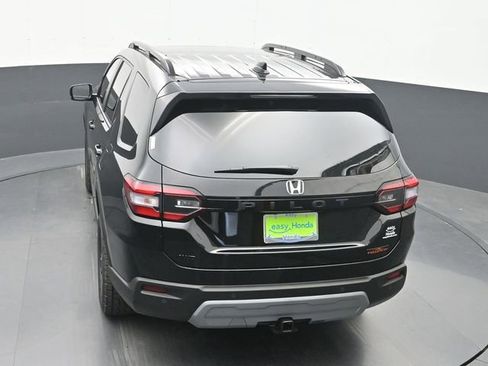 Used 2025 Honda Pilot TrailSport image 21