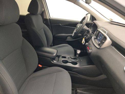 Used 2019 Kia Sorento AWD V6 image 21