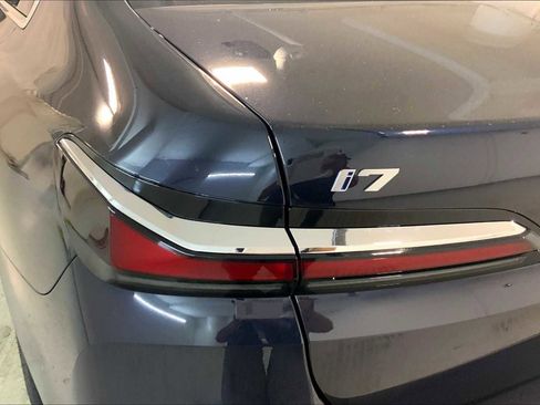 New 2025 BMW i7 xDrive60 image 14