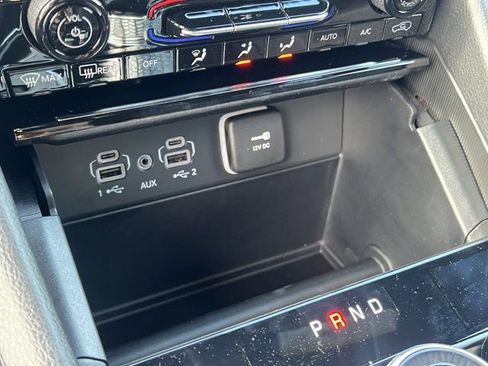 New 2025 Jeep Grand Cherokee Limited image 27