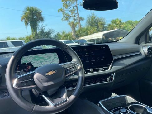 Used 2026 Chevrolet Equinox LT FWD image 14