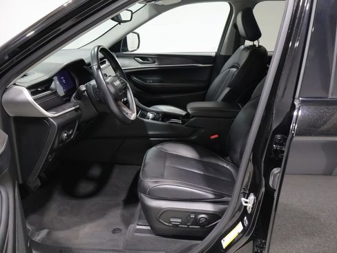 Used 2021 Jeep Grand Cherokee L Limited AWD/4WD image 8