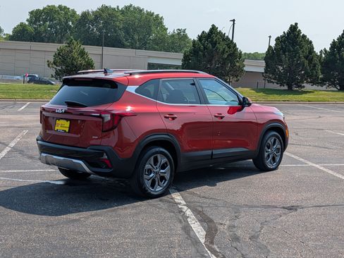 Certified 2024 Kia Seltos S AWD/4WD image 7