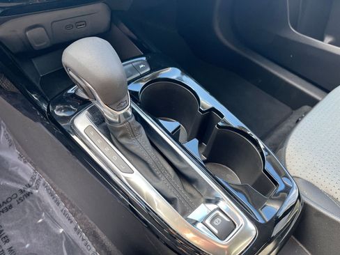 Used 2025 Chevrolet Trax LT image 35