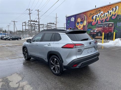 Used 2024 Toyota Corolla Cross XSE w/ Convenience Package image 3