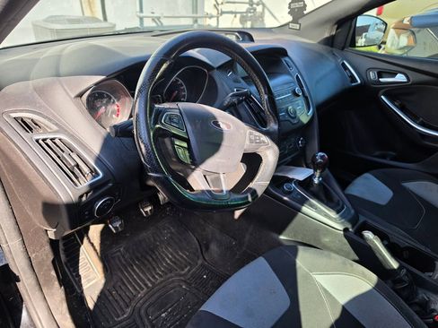 Used 2018 Ford Focus ST image 4