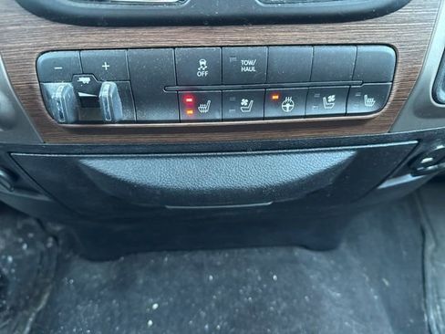 Used 2016 RAM 1500 Laramie w/ Convenience Group image 19