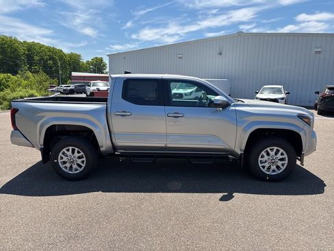 Certified 2026 Toyota Tacoma SR5 AWD/4WD image 8