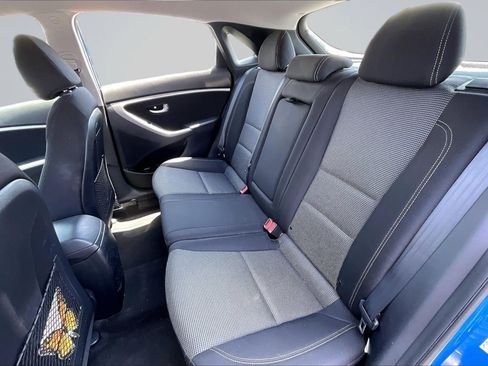 Used 2017 Hyundai Elantra GT FWD image 26