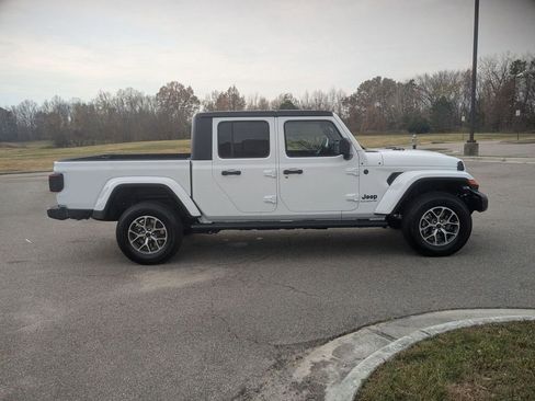 New 2026 Jeep Gladiator Sport AWD/4WD image 6