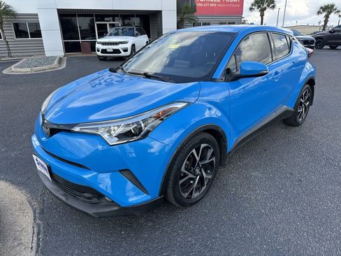 Used 2019 Toyota C-HR Limited image 2