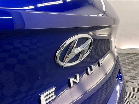 Used 2023 Hyundai Venue Limited w/ Cargo Package image 7