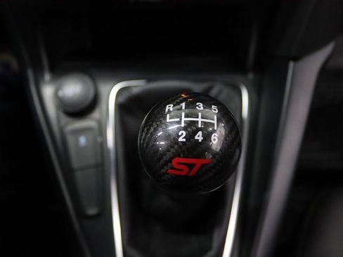 Used 2018 Ford Focus ST image 27