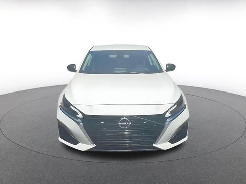 Used 2025 Nissan Altima 2.5 SV FWD image 4