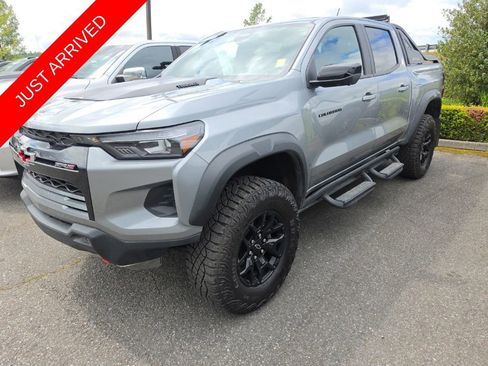Used 2025 Chevrolet Colorado ZR2 w/ Midnight Edition AWD/4WD image 1