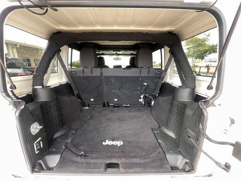 Used 2017 Jeep Wrangler Unlimited Sport w/ Quick Order Package 24S AWD/4WD image 10