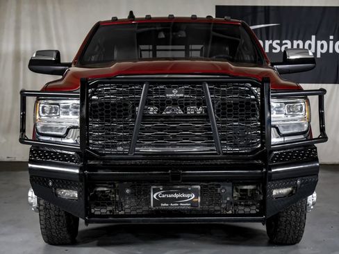 Used 2022 RAM 3500 Limited w/ Towing Technology Group AWD/4WD image 3