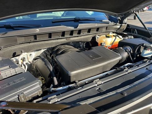 Used 2022 Chevrolet Suburban RST w/ Luxury Package image 35