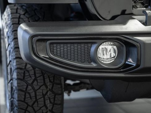 Certified 2022 Jeep Gladiator Mojave AWD/4WD image 11