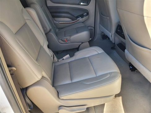 Used 2019 Chevrolet Suburban Premier image 13