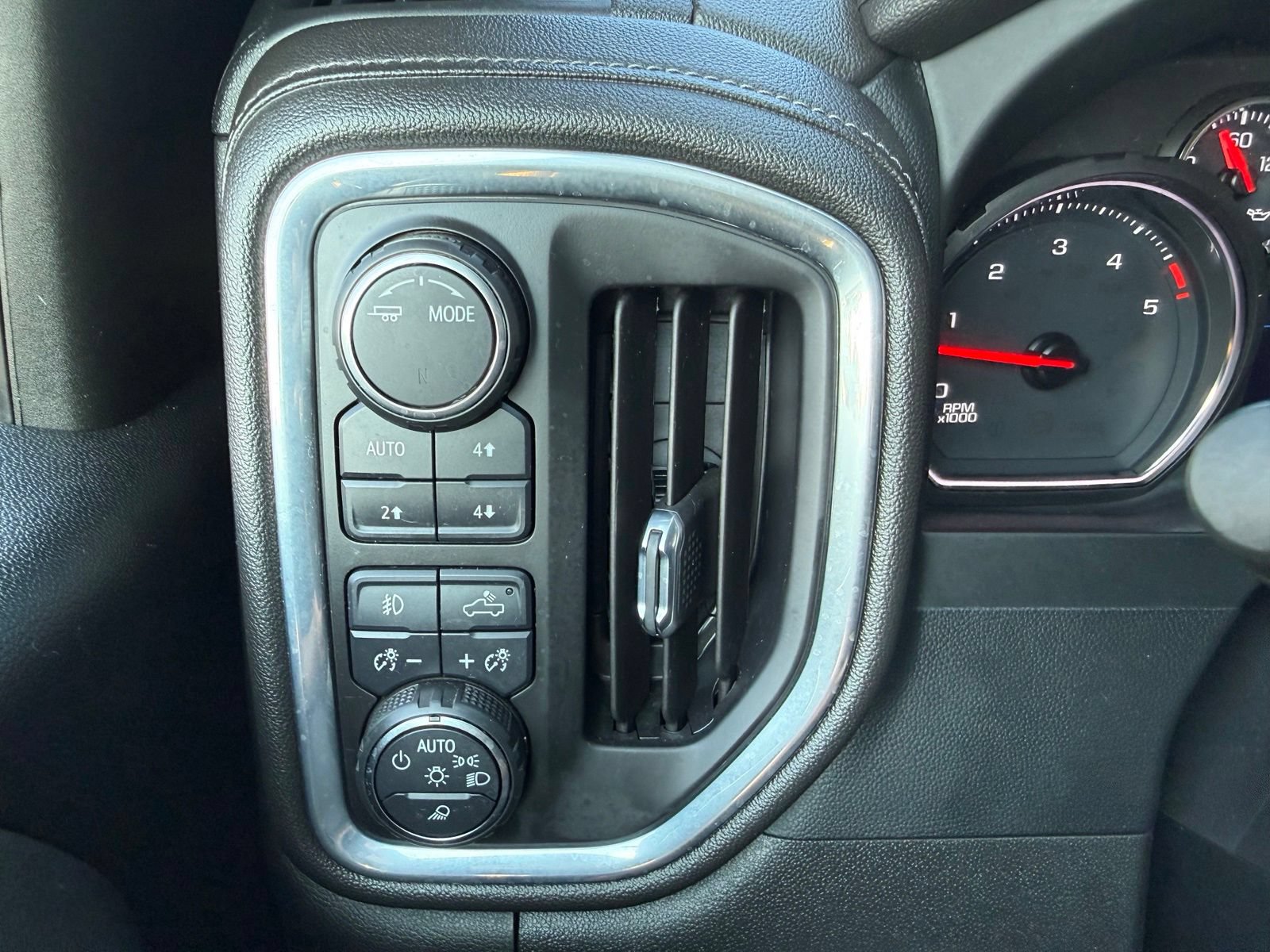Used 2023 Chevrolet Silverado 2500 LTZ w/ Gooseneck/5TH Wheel Package AWD/4WD image 35