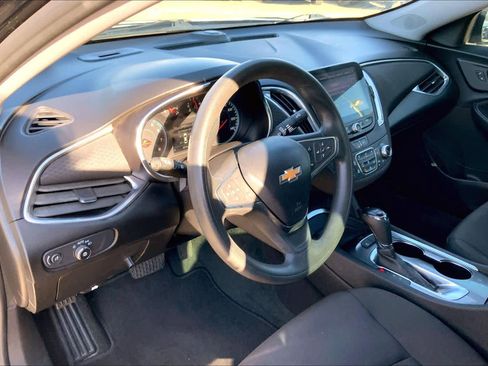 Used 2020 Chevrolet Malibu LT image 17