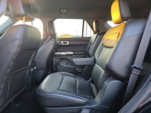 Used 2022 Ford Explorer XLT w/ Equipment Group 202A image 14