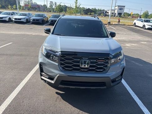 Used 2023 Honda Passport TrailSport image 2