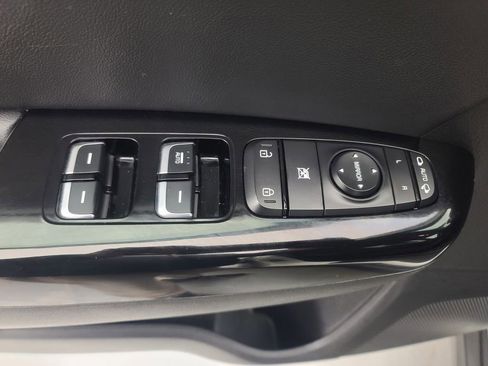 Used 2020 Kia Sportage EX image 24