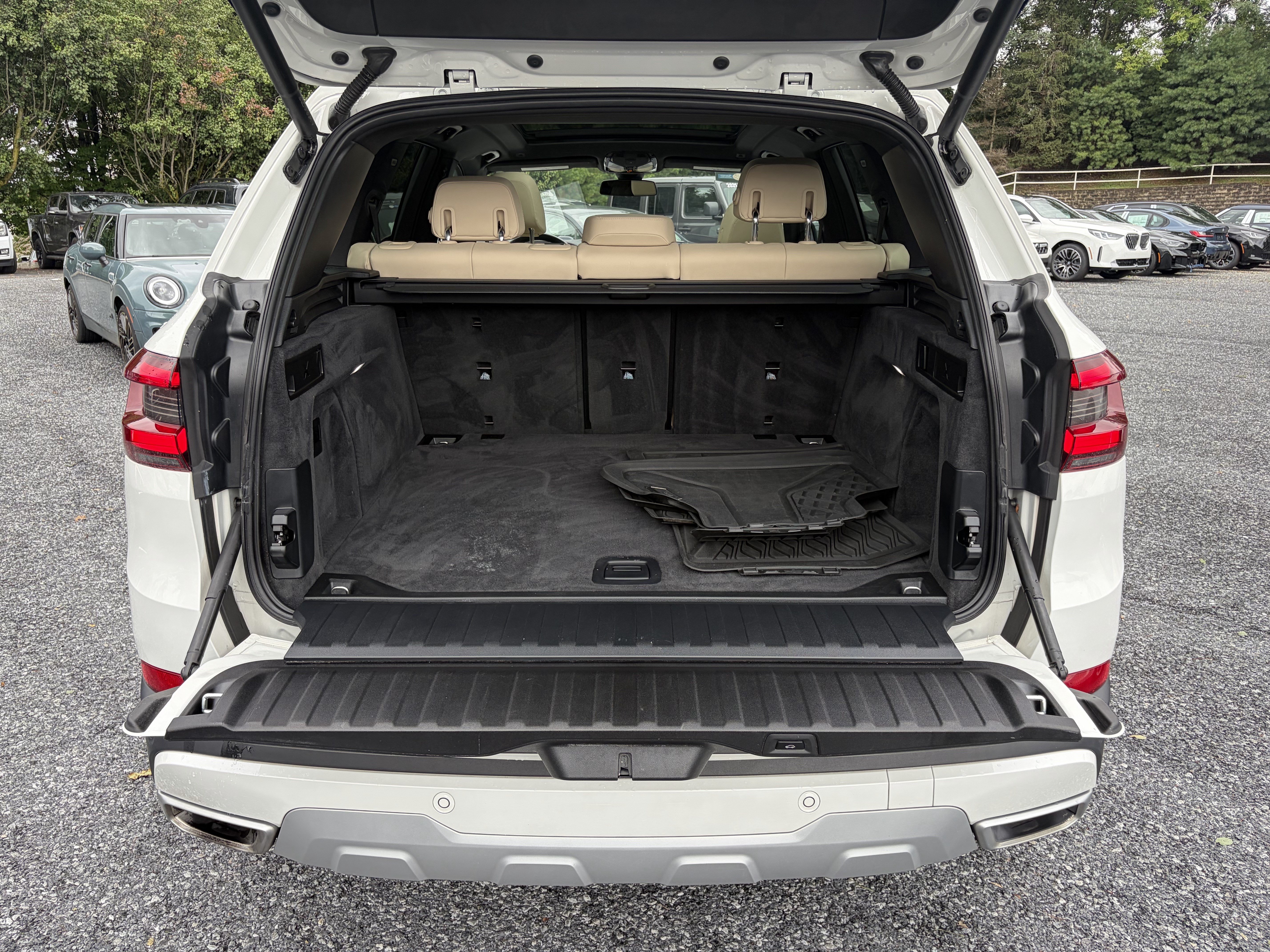 Certified 2022 BMW X5 xDrive40i w/ Premium Package AWD/4WD image 8