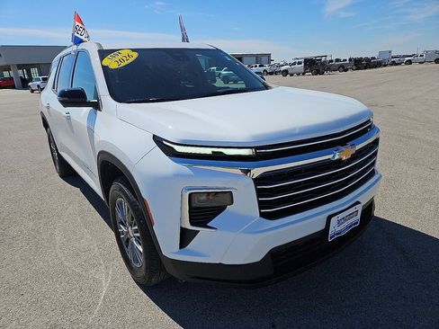 Used 2026 Chevrolet Traverse LT w/ Driver Confidence Package image 11