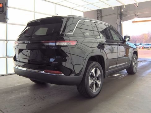 Used 2022 Jeep Grand Cherokee Limited 4xe w/ Luxury Tech Group II image 6