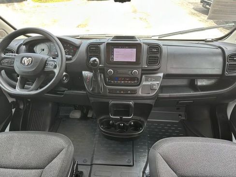 Used 2025 RAM ProMaster 2500 w/ Convenience Group FWD image 11
