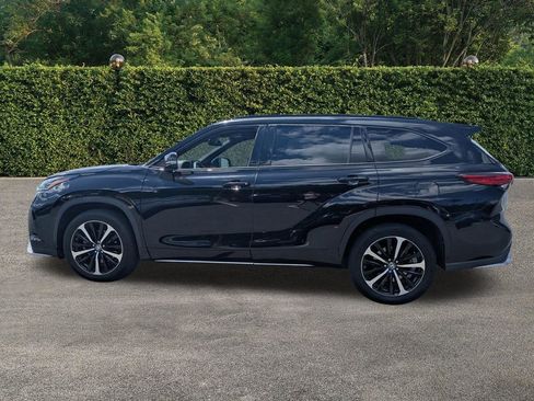 Used 2022 Toyota Highlander XSE image 7