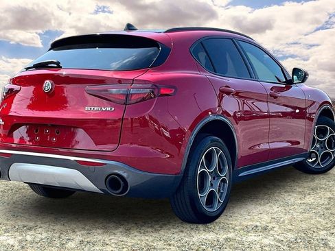 Used 2022 Alfa Romeo Stelvio Ti AWD/4WD image 5