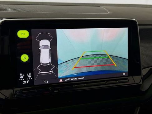 New 2025 Volkswagen Atlas Cross Sport SEL R-Line image 17