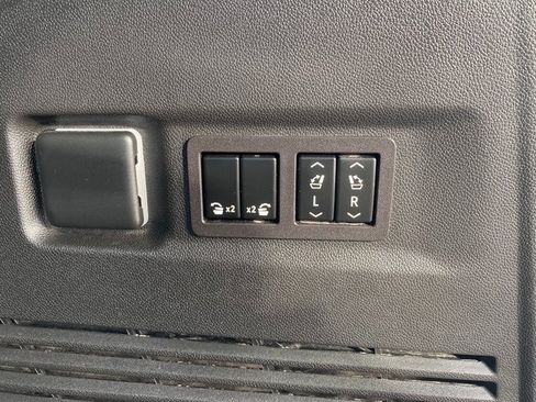 Used 2023 Chevrolet Suburban Z71 w/ Z71 Off-Road Package image 19