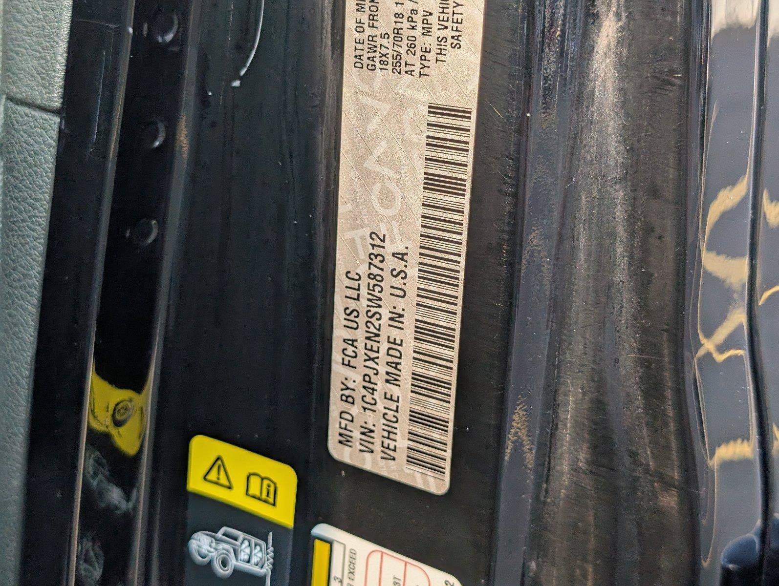 Used 2025 Jeep Wrangler Unlimited Sahara AWD/4WD image 12