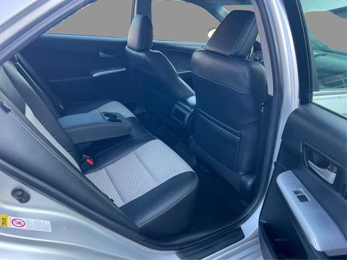 Used 2012 Toyota Camry SE FWD image 25