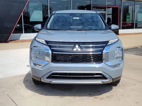New 2026 Mitsubishi Outlander SE AWD/4WD image 12