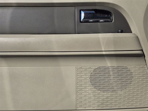 Used 2013 Ford Expedition EL XLT w/ Leather Seating Pkg image 21