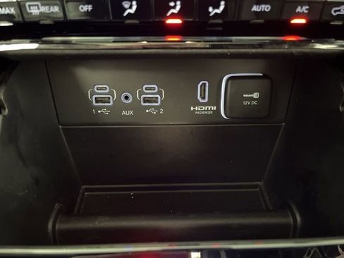 Used 2023 Jeep Grand Cherokee Overland image 28