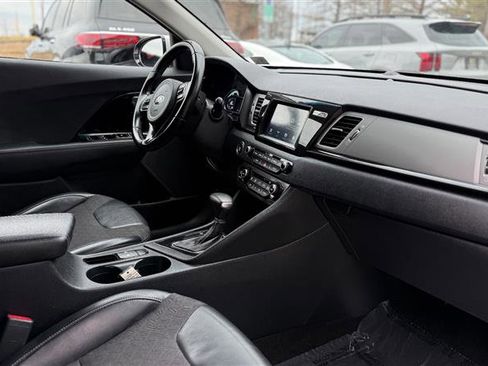 Used 2019 Kia Niro EX image 28