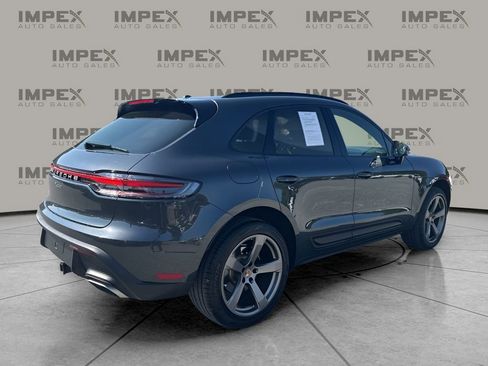 Used 2023 Porsche Macan Turbo image 5