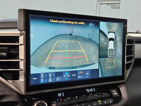 Used 2025 Toyota Tundra Limited image 31